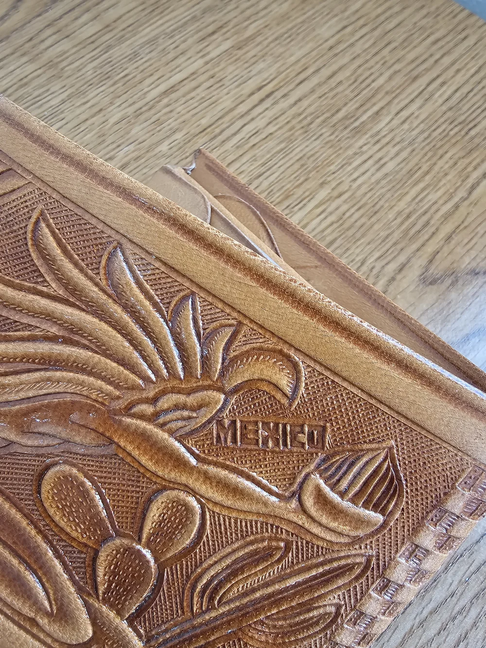 Yeo Cangaro Leather Hand Tooled Mexico Wallet Kangaroo Aztec Desert Cactus Mens